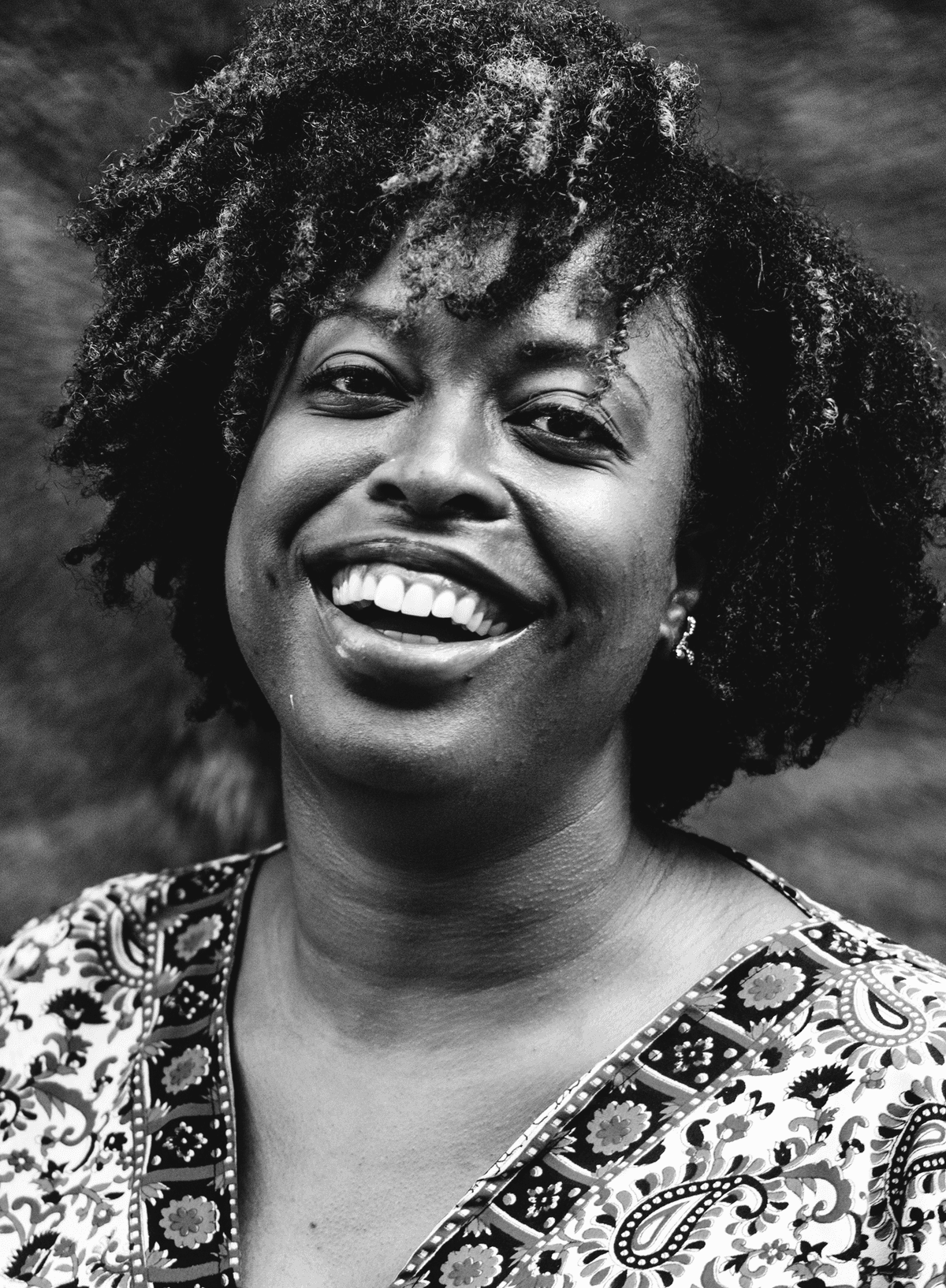 portrait-cheerful-black-woman